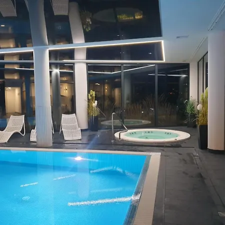 Westin House 113 *