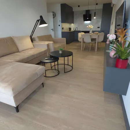 Westin House 113 *