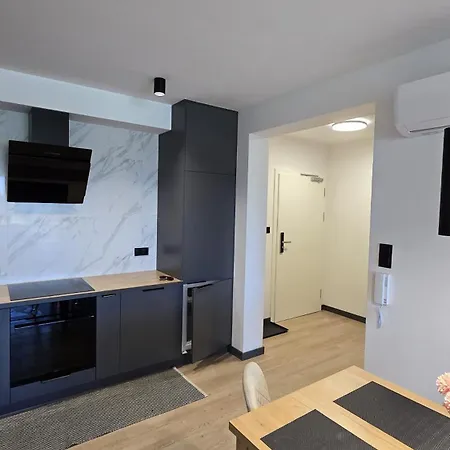 Westin House 113 *